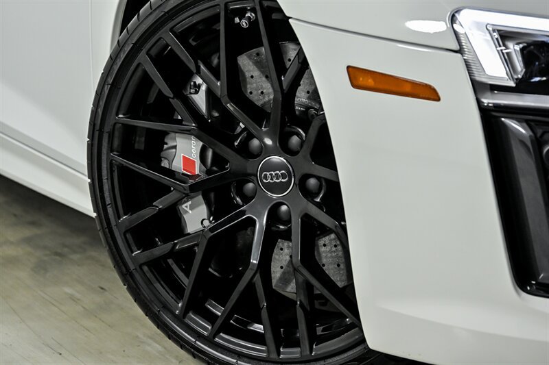 Used 2017 Audi R8 V10 plus AWD/4WD image 4
