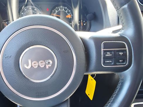 Used 2015 Jeep Patriot High Altitude AWD/4WD image 25