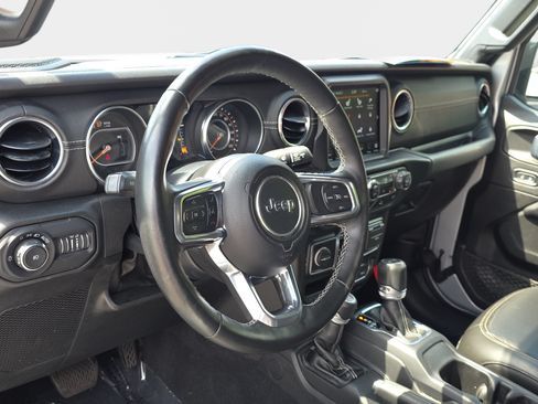 Used 2022 Jeep Wrangler Unlimited Sahara w/ LED Lighting Group AWD/4WD image 13
