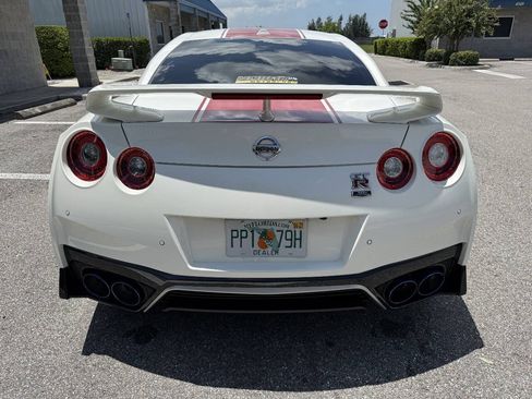 Used 2020 Nissan GT-R Premium AWD/4WD image 6