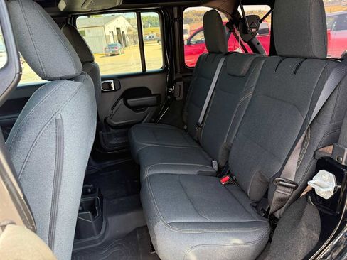 Used 2024 Jeep Wrangler Willys image 36