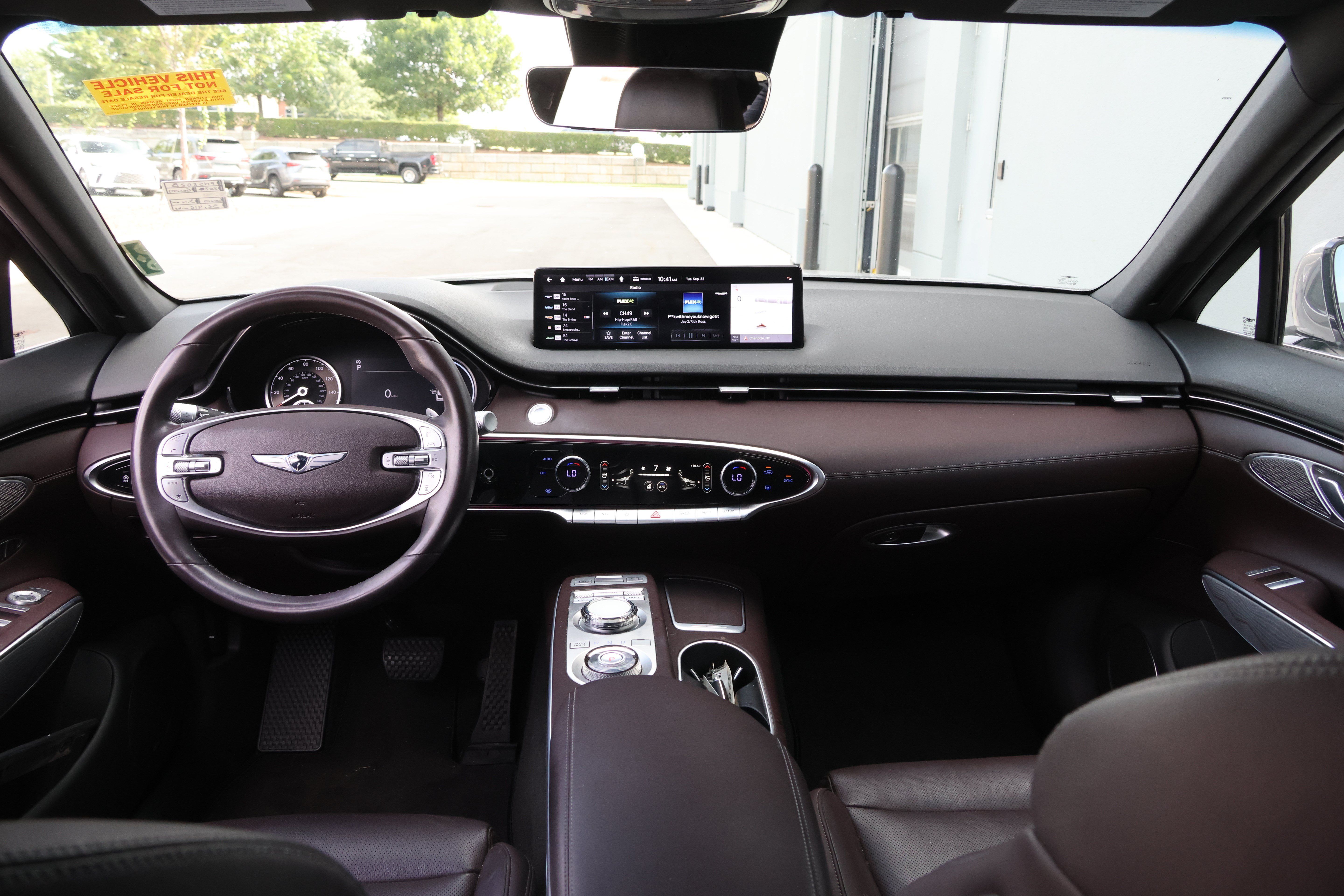Used 2022 Genesis GV70 2.5T w/ Advanced Package AWD/4WD image 27