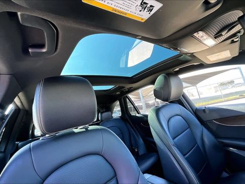 Used 2020 Mercedes-Benz GLC 300 image 13