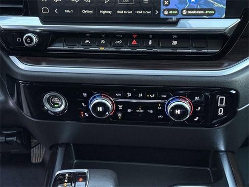 Certified 2022 GMC Sierra 1500 SLT w/ SLT Convenience Package image 17