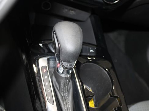 Used 2025 Chevrolet Trax LT FWD image 48