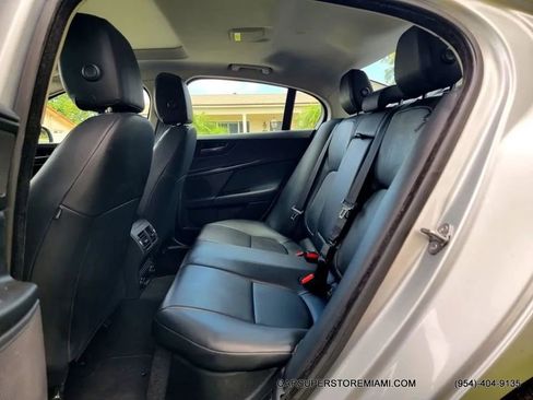 Used 2017 Jaguar XE image 17