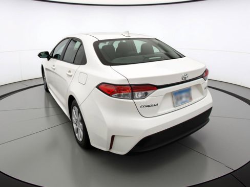 Used 2025 Toyota Corolla LE FWD image 6