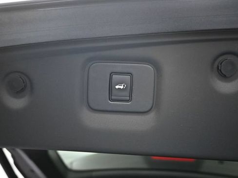 Used 2020 Nissan Pathfinder SL AWD/4WD image 32