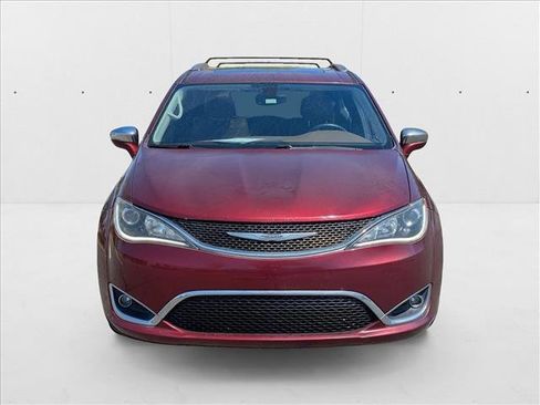 Used 2017 Chrysler Pacifica Limited w/ UConnect Theater Package image 18