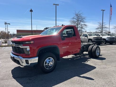 New 2026 Chevrolet Silverado 3500 LT w/ Convenience Package AWD/4WD image 7