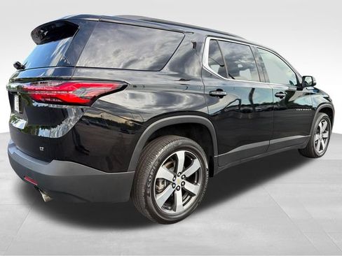 Used 2023 Chevrolet Traverse LT w/ LT Premium Package AWD/4WD image 7