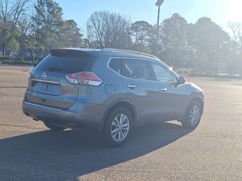 Used 2015 Nissan Rogue SV image 10