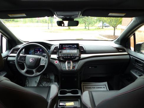 Used 2023 Honda Odyssey Sport image 35