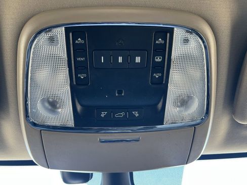 Used 2020 Jeep Grand Cherokee Overland image 24