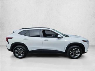 Used 2025 Chevrolet Trax LT FWD video 4