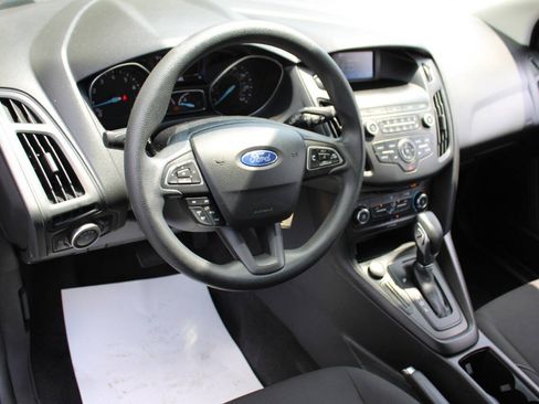 Used 2018 Ford Focus SE FWD image 9