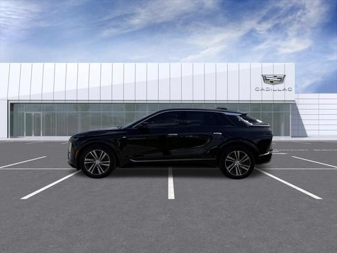 Certified 2024 Cadillac Lyriq Luxury AWD/4WD image 5