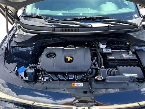 Certified 2025 Kia Soul LX w/ LX Technology Package FWD image 30