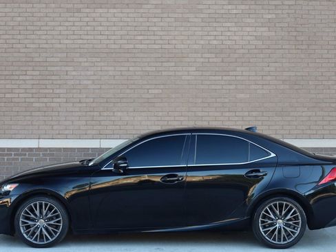 Used 2015 Lexus IS 250 w/ Premium Package RWD image 3