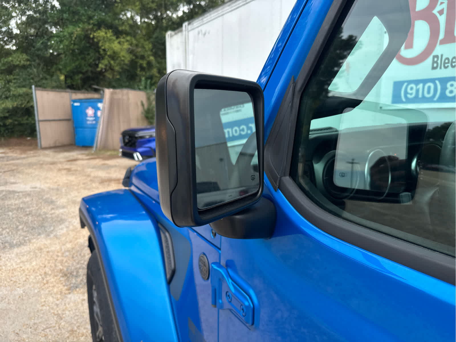 Used 2023 Jeep Gladiator Sport AWD/4WD image 17