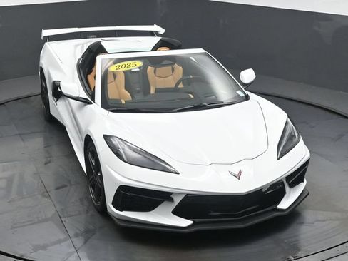 Used 2025 Chevrolet Corvette Stingray Preferred Conv w/ Z51 Performance Package RWD image 48