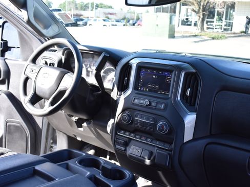 Used 2024 Chevrolet Silverado 2500 Custom w/ Custom Value Package image 29