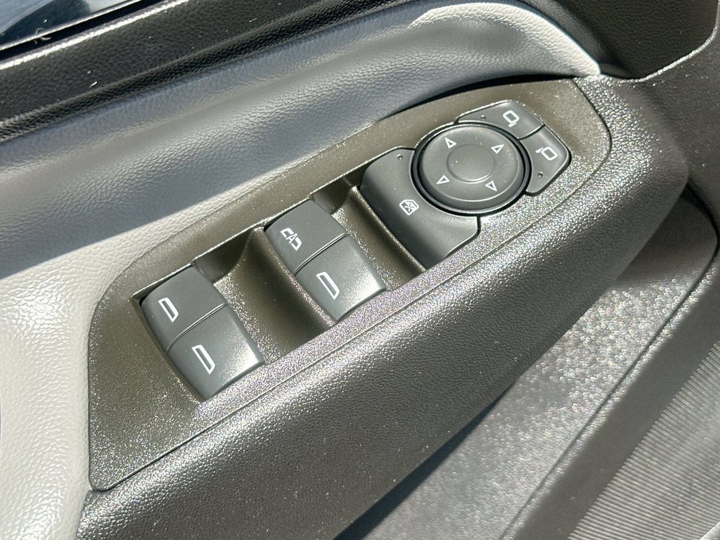 Certified 2024 Chevrolet Equinox LS w/ Sport Edition FWD image 17