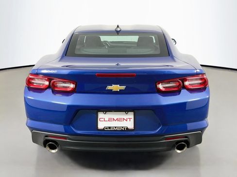 Used 2022 Chevrolet Camaro LT RWD image 8