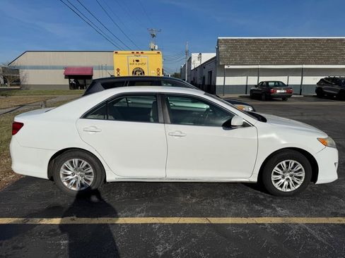 Used 2013 Toyota Camry LE FWD image 4