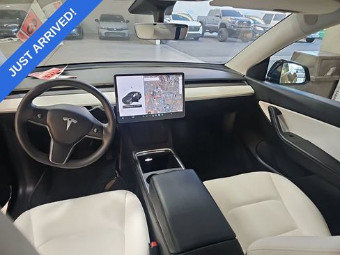 Used 2021 Tesla Model Y Long Range AWD/4WD image 6