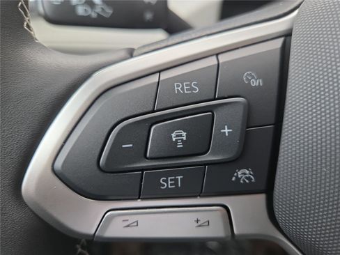 New 2025 Volkswagen Taos SEL image 16