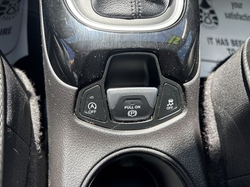 Used 2021 Jeep Compass Latitude AWD/4WD image 4