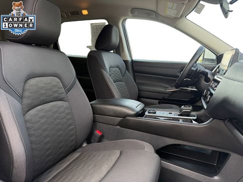 Certified 2025 Nissan Pathfinder SV AWD/4WD image 15