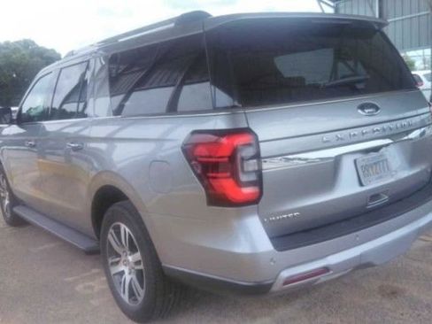 Used 2024 Ford Expedition Max Limited RWD image 2