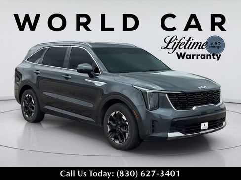 Used 2024 Kia Sorento S FWD image 1