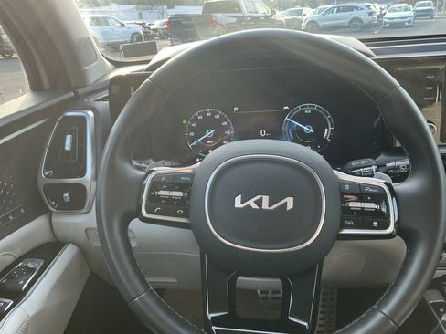 Certified 2023 Kia Sorento SX Prestige w/ Panoramic Sunroof Package AWD/4WD image 16
