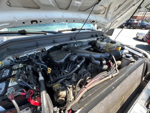Used 2012 Ford F550 4x4 Regular Cab Super Duty w/ PWR Equipment Group image 27