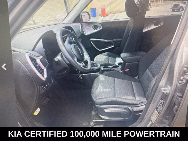 Certified 2025 Kia Soul LX w/ LX Technology Package FWD image 6