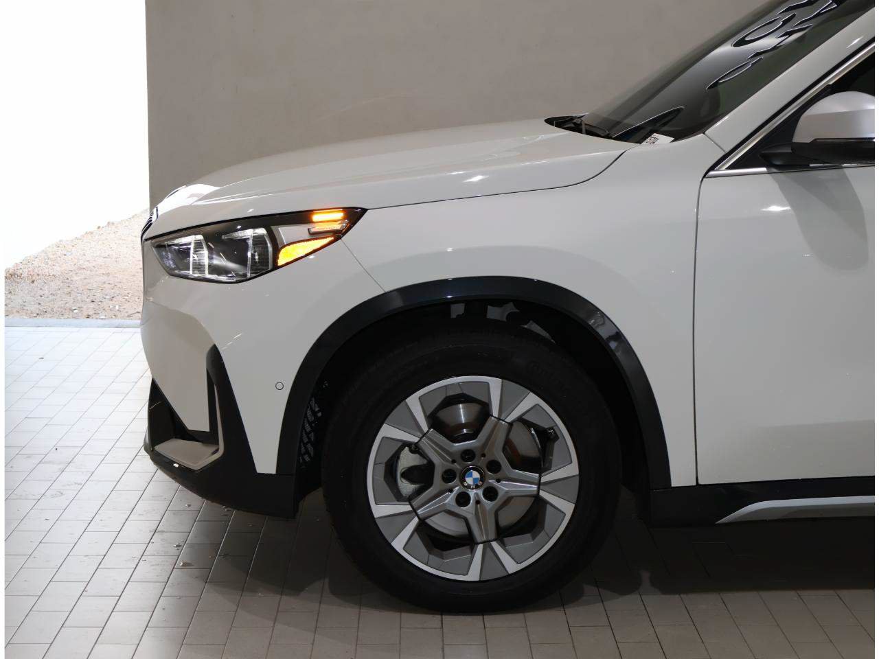 Certified 2024 BMW X1 xDrive28i w/ Convenience Package AWD/4WD image 4