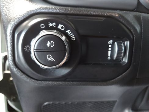Used 2023 Jeep Gladiator Sport AWD/4WD image 27