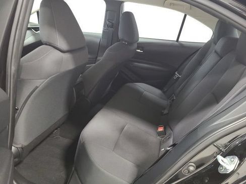 Used 2021 Toyota Corolla LE FWD image 16