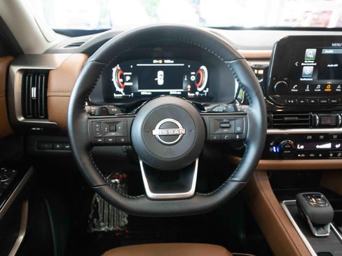 Used 2025 Nissan Pathfinder Platinum w/ Cargo Package AWD/4WD image 21
