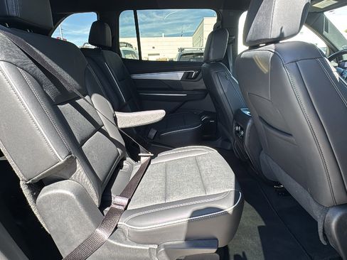 Used 2025 Buick Enclave Preferred w/ Super Cruise Package image 21