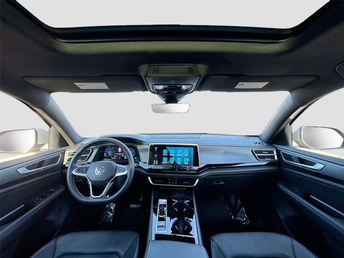 Used 2024 Volkswagen Atlas Cross Sport SEL image 23