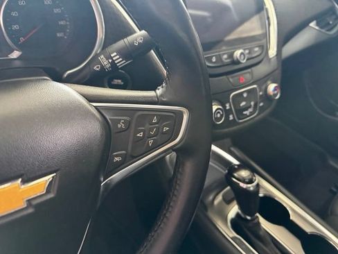 Used 2017 Chevrolet Malibu LT FWD image 13