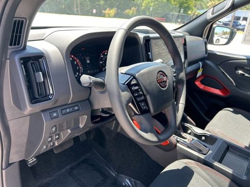 New 2025 Nissan Frontier PRO-4X w/ Tow Package image 17