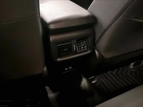 Used 2021 Toyota RAV4 XLE w/ Convenience Package AWD/4WD image 10