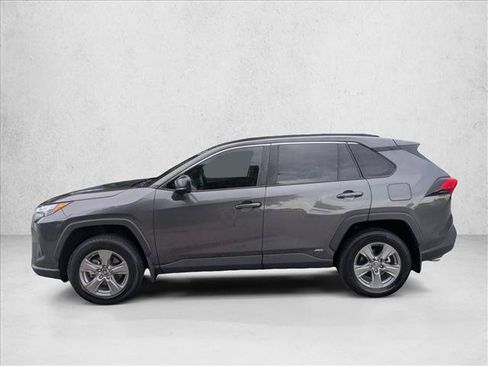 Used 2024 Toyota RAV4 LE AWD/4WD image 9