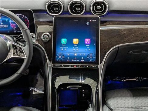 Used 2026 Mercedes-Benz GLC 300 image 12