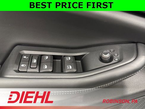 New 2025 Jeep Grand Cherokee Laredo image 21